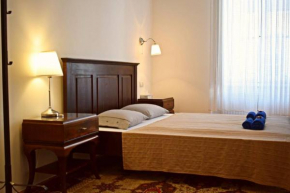 Central Budapest Apartment in Historical Building With Free Private Parking